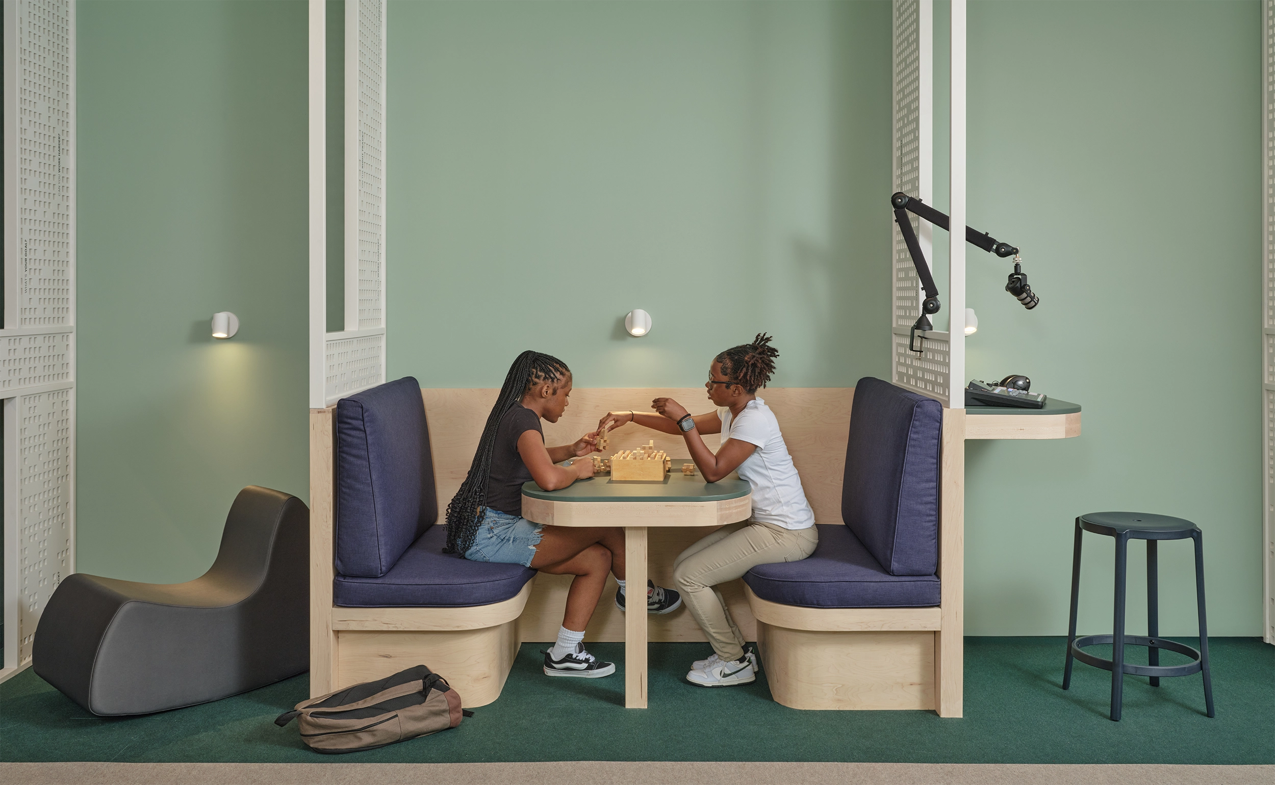 Kurani_045 Connected Classroom_01_hero